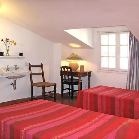 Sleeps 8 Air Con Wifi 펜션